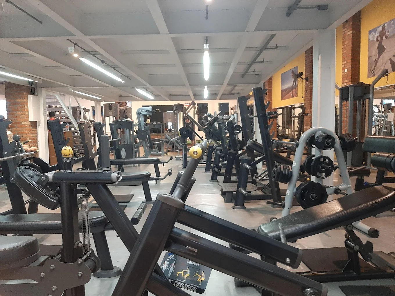 Equipamentos modernos de musculação